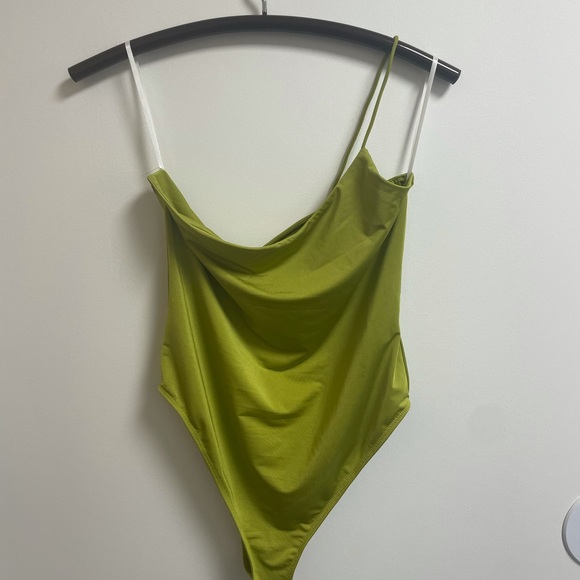 SHEIN One Shoulder Fitted Bodysuit - Picture 4 of 8